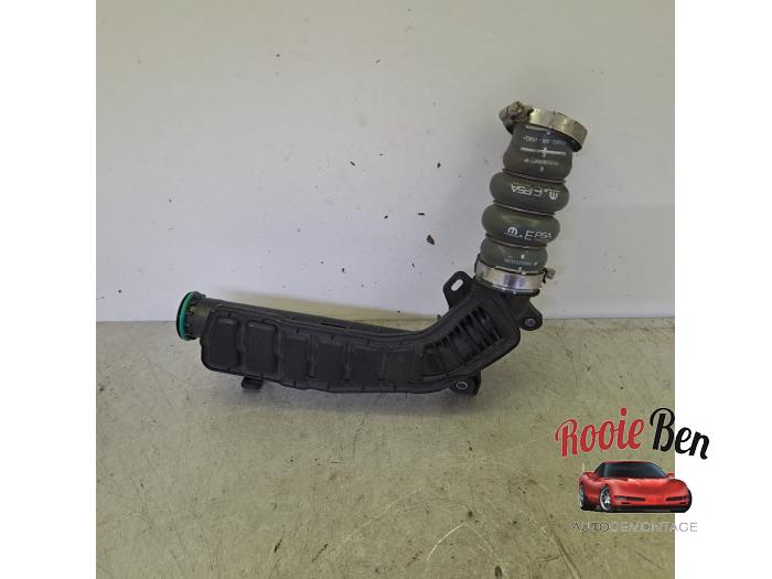 Gebruikte Intercooler Buis Peugeot 208 II (UB/UH/UP) 1.2 Vti 12V PureTech 130 Prijs € 30,00 Margeregeling aangeboden door Rooie Ben autodemontage