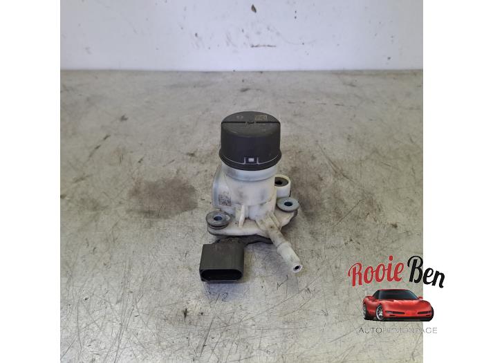 Gebruikte Pomp adblue Volkswagen Crafter (SY) 2.0 TDI FWD Prijs € 75,00 Margeregeling aangeboden door Rooie Ben autodemontage