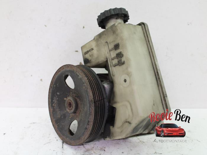 Gebruikte Pomp Servo Jeep Cherokee/Liberty (KJ) 3.7 V6 24V Prijs op aanvraag aangeboden door Rooie Ben autodemontage