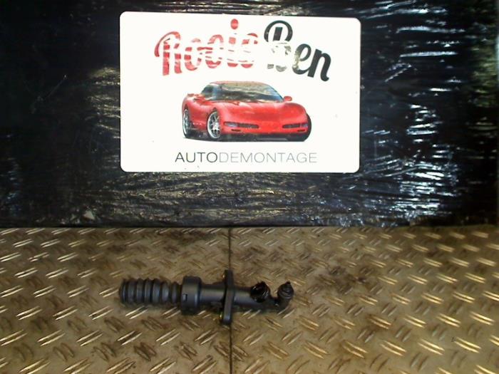 Koppeling Hoofd Cilinder van een Peugeot 307 (3A/C/D) 2.0 HDi 90 2002