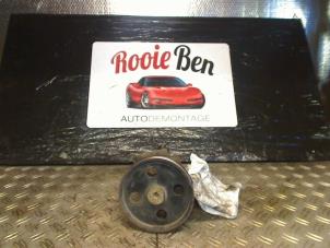 Gebruikte Servopomp Chrysler Voyager/Grand Voyager (RG/RS) 2.5 CRD 16V Prijs € 45,00 Margeregeling aangeboden door Rooie Ben autodemontage