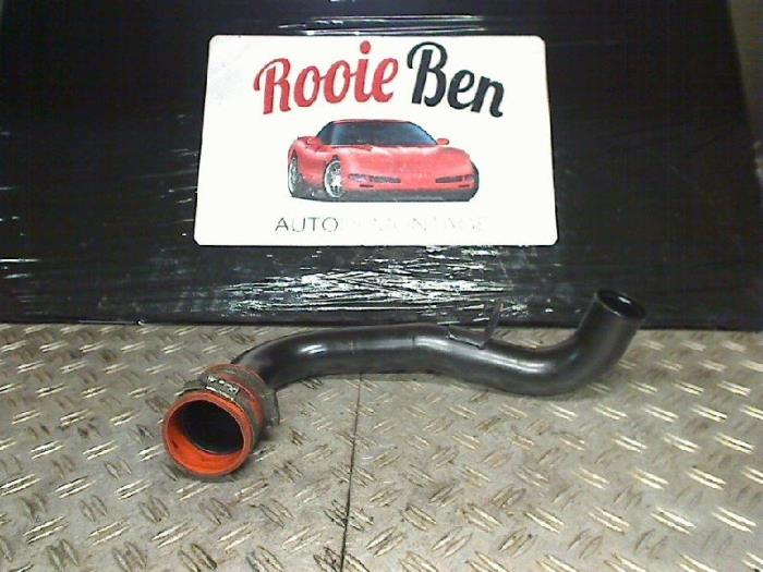 Gebruikte Intercooler Buis Chrysler Voyager/Grand Voyager (RG/RS) 2.5 CRD 16V Prijs € 25,00 Margeregeling aangeboden door Rooie Ben autodemontage