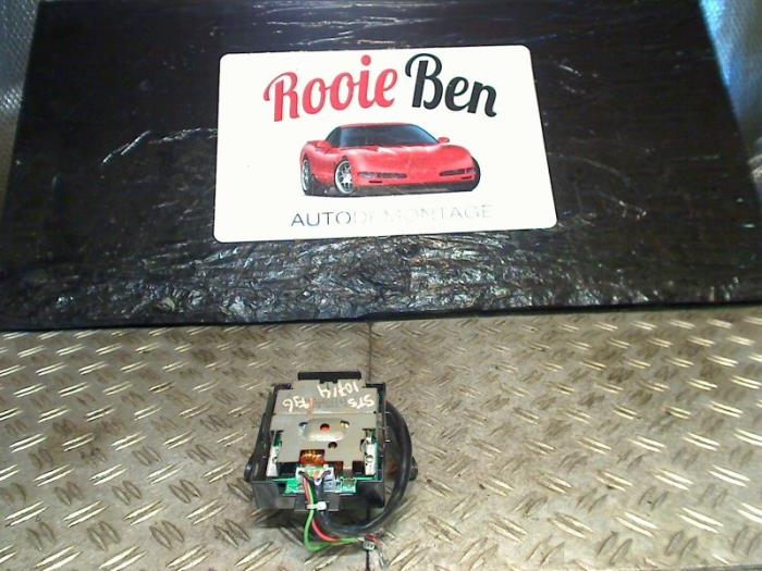 Radio versterker van een Cadillac Seville 1992