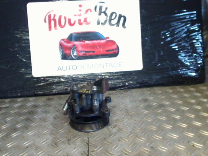 Gebruikte Servopomp Chrysler 300 C 3.0 CRD V6 24V Prijs € 75,00 Margeregeling aangeboden door Rooie Ben autodemontage
