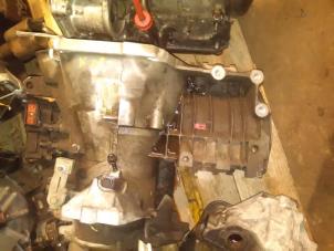 Gebruikte Automaatbak Chrysler Sebring Convertible (JR) 2.0 16V Prijs € 400,00 Margeregeling aangeboden door Rooie Ben autodemontage