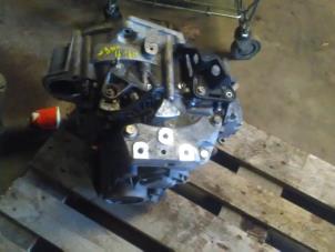 Gebruikte Versnellingsbak Volkswagen Golf V (1K1) 2.0 TDI DPF Prijs € 250,00 Margeregeling aangeboden door Rooie Ben autodemontage