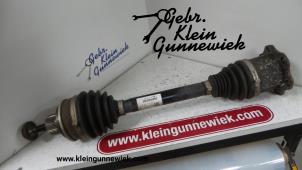 Gebruikte Cardanas links-voor (VWA) Volkswagen Touareg Prijs € 175,00 Margeregeling aangeboden door Gebr.Klein Gunnewiek Ho.BV