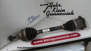 Gebruikte Aandrijfas links-voor Volkswagen Touareg Prijs € 175,00 Margeregeling aangeboden door Gebr.Klein Gunnewiek Ho.BV