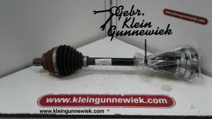 Gebruikte Aandrijfas links-voor Volkswagen Passat Prijs € 195,00 Margeregeling aangeboden door Gebr.Klein Gunnewiek Ho.BV