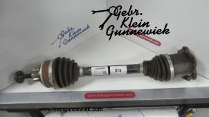 Gebruikte Aandrijfas links-voor Volkswagen Touareg Prijs € 245,00 Margeregeling aangeboden door Gebr.Klein Gunnewiek Ho.BV