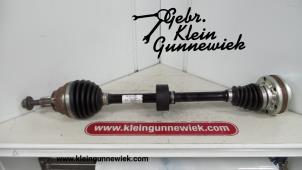 Gebruikte Homokineetas rechts-voor Volkswagen Golf Prijs € 250,00 Margeregeling aangeboden door Gebr.Klein Gunnewiek Ho.BV