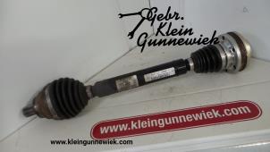 Gebruikte Aandrijfas rechts-voor Volkswagen Golf Prijs € 175,00 Margeregeling aangeboden door Gebr.Klein Gunnewiek Ho.BV