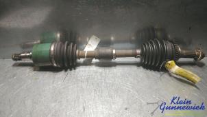 Gebruikte Homokineetas links-voor Mazda Premacy Prijs € 50,00 Margeregeling aangeboden door Klein Gunnewiek Autodemontage & Motorentechniek