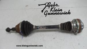 Gebruikte Aandrijfas links-voor Volkswagen Jetta Prijs € 150,00 Margeregeling aangeboden door Gebr.Klein Gunnewiek Ho.BV
