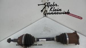 Gebruikte Aandrijfas links-voor Volkswagen Jetta Prijs € 135,00 Margeregeling aangeboden door Gebr.Klein Gunnewiek Ho.BV