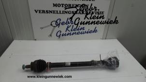 Gebruikte Aandrijfas rechts-voor Volkswagen Polo Prijs € 35,00 Margeregeling aangeboden door Gebr.Klein Gunnewiek Ho.BV
