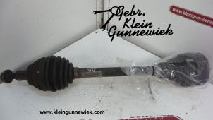 Gebruikte Aandrijfas links-voor Volkswagen Golf Prijs € 75,00 Margeregeling aangeboden door Gebr.Klein Gunnewiek Ho.BV