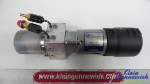 Gebruikte Achterklep motor Volkswagen Touareg Prijs € 150,00 Margeregeling aangeboden door Klein Gunnewiek Autodemontage & Motorentechniek