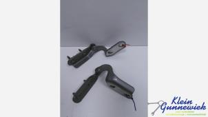 Gebruikte Scharnier Achterklep Ford Kuga Prijs € 45,00 Margeregeling aangeboden door Klein Gunnewiek Autodemontage & Motorentechniek