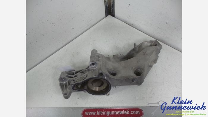 Gebruikte Dynamosteun onder BMW 3-Serie Prijs € 100,00 Margeregeling aangeboden door Klein Gunnewiek Autodemontage & Motorentechniek