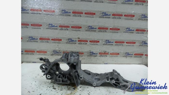 Gebruikte Dynamosteun onder Seat Leon Prijs € 40,00 Margeregeling aangeboden door Klein Gunnewiek Autodemontage & Motorentechniek