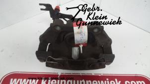 Gebruikte Remklauw (Tang) rechts-voor Volkswagen Passat Prijs € 45,00 Margeregeling aangeboden door Gebr.Klein Gunnewiek Ho.BV