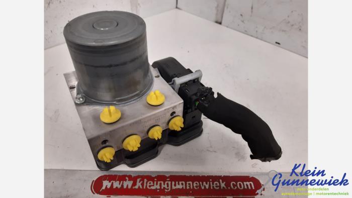 Gebruikte ABS Pomp Volvo XC40 Prijs € 180,00 Margeregeling aangeboden door Klein Gunnewiek Autodemontage & Motorentechniek