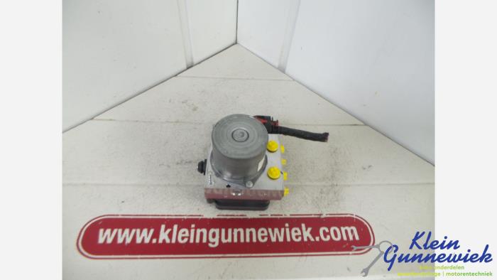 Gebruikte ABS Pomp Opel Karl Prijs € 31,00 Margeregeling aangeboden door Klein Gunnewiek Autodemontage & Motorentechniek
