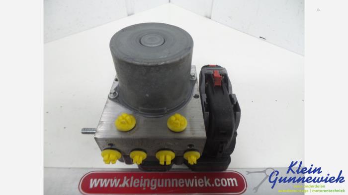 ABS Pomp van een Skoda Fabia 2017