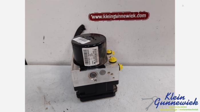 Gebruikte ABS Pomp Volvo V40 Prijs € 46,00 Margeregeling aangeboden door Klein Gunnewiek Autodemontage & Motorentechniek