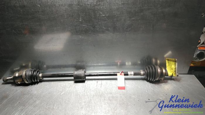 Gebruikte Steekas rechts-voor Opel Corsa Prijs € 17,00 Margeregeling aangeboden door Klein Gunnewiek Autodemontage & Motorentechniek
