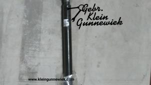 Gebruikte Aandrijfas rechts-voor Volkswagen Golf Prijs € 40,00 Margeregeling aangeboden door Gebr.Klein Gunnewiek Ho.BV