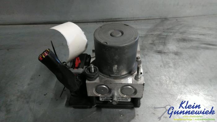 Gebruikte ABS Pomp Audi A4 Prijs € 15,00 Margeregeling aangeboden door Klein Gunnewiek Autodemontage & Motorentechniek