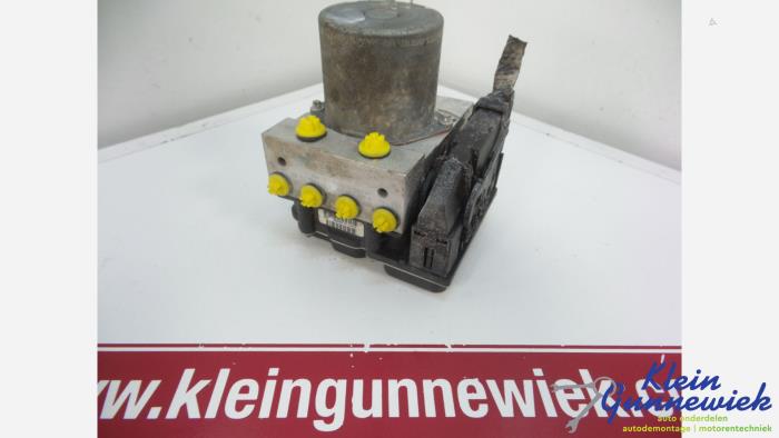 Gebruikte ABS Pomp Mercedes Sprinter Prijs € 50,00 Margeregeling aangeboden door Klein Gunnewiek Autodemontage & Motorentechniek