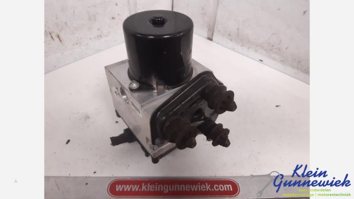 Gebruikte ABS Pomp Volkswagen Passat Prijs € 45,00 Margeregeling aangeboden door Klein Gunnewiek Autodemontage & Motorentechniek