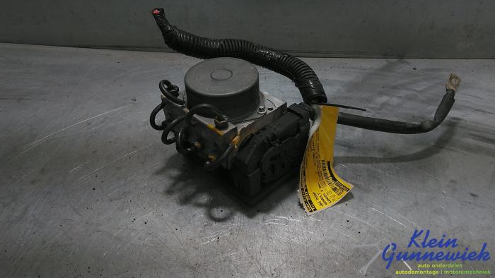 Gebruikte ABS Pomp Renault Kangoo Prijs € 57,00 Margeregeling aangeboden door Klein Gunnewiek Autodemontage & Motorentechniek