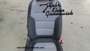 Gebruikte Voorstoel rechts Volkswagen Jetta Prijs € 125,00 Margeregeling aangeboden door Gebr.Klein Gunnewiek Ho.BV