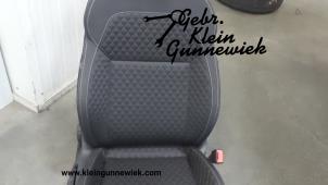 Gebruikte Voorstoel rechts Skoda Superb Prijs € 175,00 Margeregeling aangeboden door Gebr.Klein Gunnewiek Ho.BV