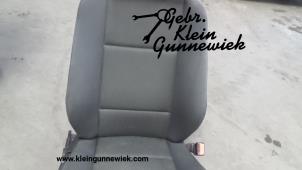 Gebruikte Voorstoel rechts BMW X3 Prijs € 125,00 Margeregeling aangeboden door Gebr.Klein Gunnewiek Ho.BV