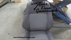 Gebruikte Stoel rechts Volkswagen Amarok Prijs € 85,00 Margeregeling aangeboden door Gebr.Klein Gunnewiek Ho.BV