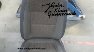 Gebruikte Voorstoel links Volkswagen Tiguan Prijs € 125,00 Margeregeling aangeboden door Gebr.Klein Gunnewiek Ho.BV
