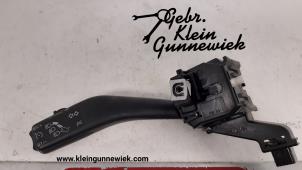 Gebruikte Knipperlicht Schakelaar Volkswagen Tiguan Prijs € 25,00 Margeregeling aangeboden door Gebr.Klein Gunnewiek Ho.BV