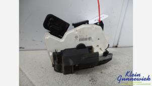 Gebruikte Deurslot Mechaniek 4Deurs rechts-voor Volkswagen E-Golf Prijs € 25,00 Margeregeling aangeboden door Klein Gunnewiek Autodemontage & Motorentechniek