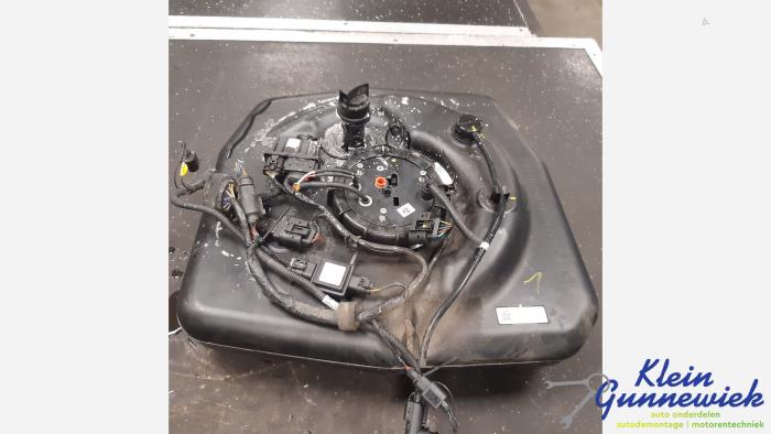 Gebruikte Ureumreservoir Volkswagen Passat Prijs € 162,00 Margeregeling aangeboden door Klein Gunnewiek Autodemontage & Motorentechniek