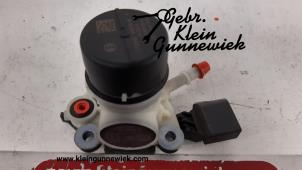 Gebruikte Pomp adblue Volkswagen Transporter Prijs € 145,00 Margeregeling aangeboden door Gebr.Klein Gunnewiek Ho.BV