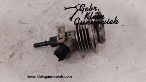 Gebruikte Injector adblue Opel Vivaro Prijs € 150,00 Margeregeling aangeboden door Gebr.Klein Gunnewiek Ho.BV