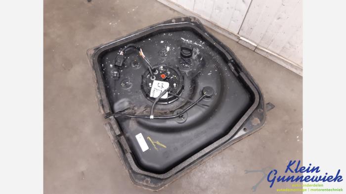 Gebruikte Ureumreservoir Volkswagen Passat Prijs € 162,00 Margeregeling aangeboden door Klein Gunnewiek Autodemontage & Motorentechniek