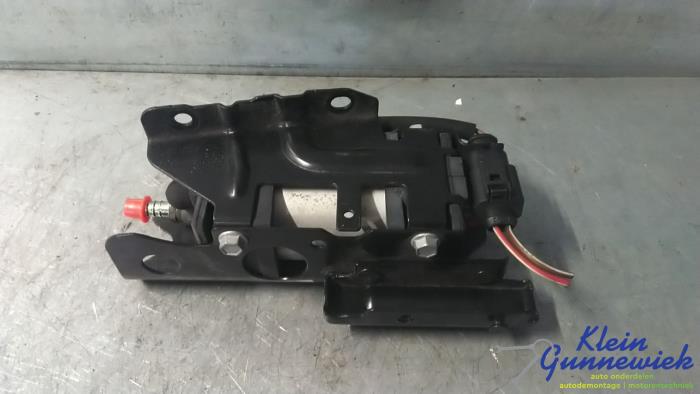 Gebruikte Tank element Pomp Volkswagen Passat Prijs € 22,00 Margeregeling aangeboden door Klein Gunnewiek Autodemontage & Motorentechniek