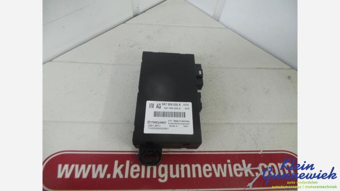 Gebruikte Computer Diversen BMW 5-Serie Prijs € 48,00 Margeregeling aangeboden door Klein Gunnewiek Autodemontage & Motorentechniek