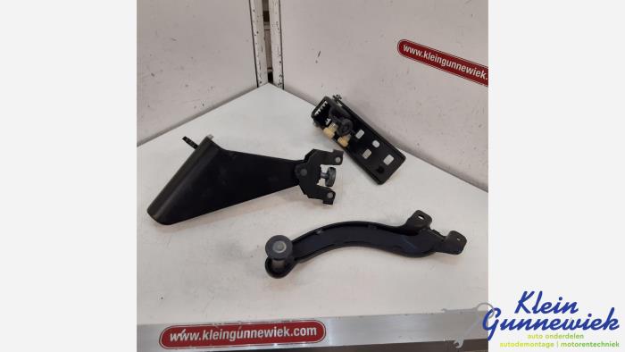Gebruikte Diversen Renault Trafic Prijs € 27,00 Margeregeling aangeboden door Klein Gunnewiek Autodemontage & Motorentechniek